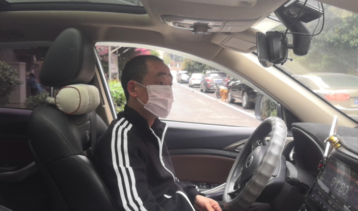 这辆网约车少了一个座这辆网约车少了一个座，乘客体验、安全考量与解决方案探讨
